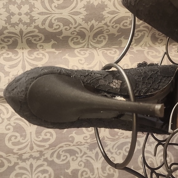 Dolce & Gabbana Black Lace w/bow heels size 39/9  Made in Italy - Picture 5 of 8